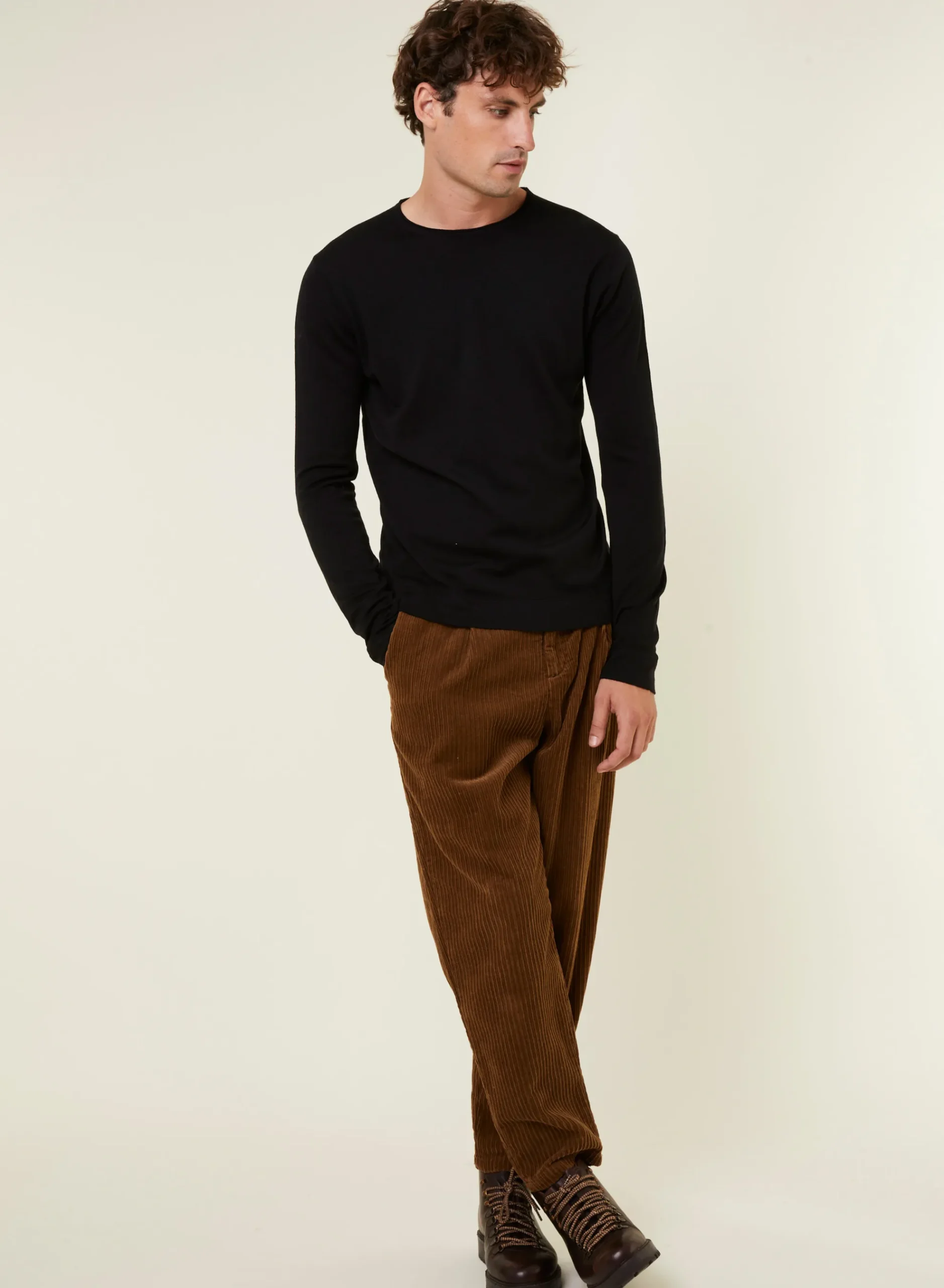 Maison Montagut Pull Col Rond En Laine Merinos Finitions Roulotees - Rythme>Homme Pulls