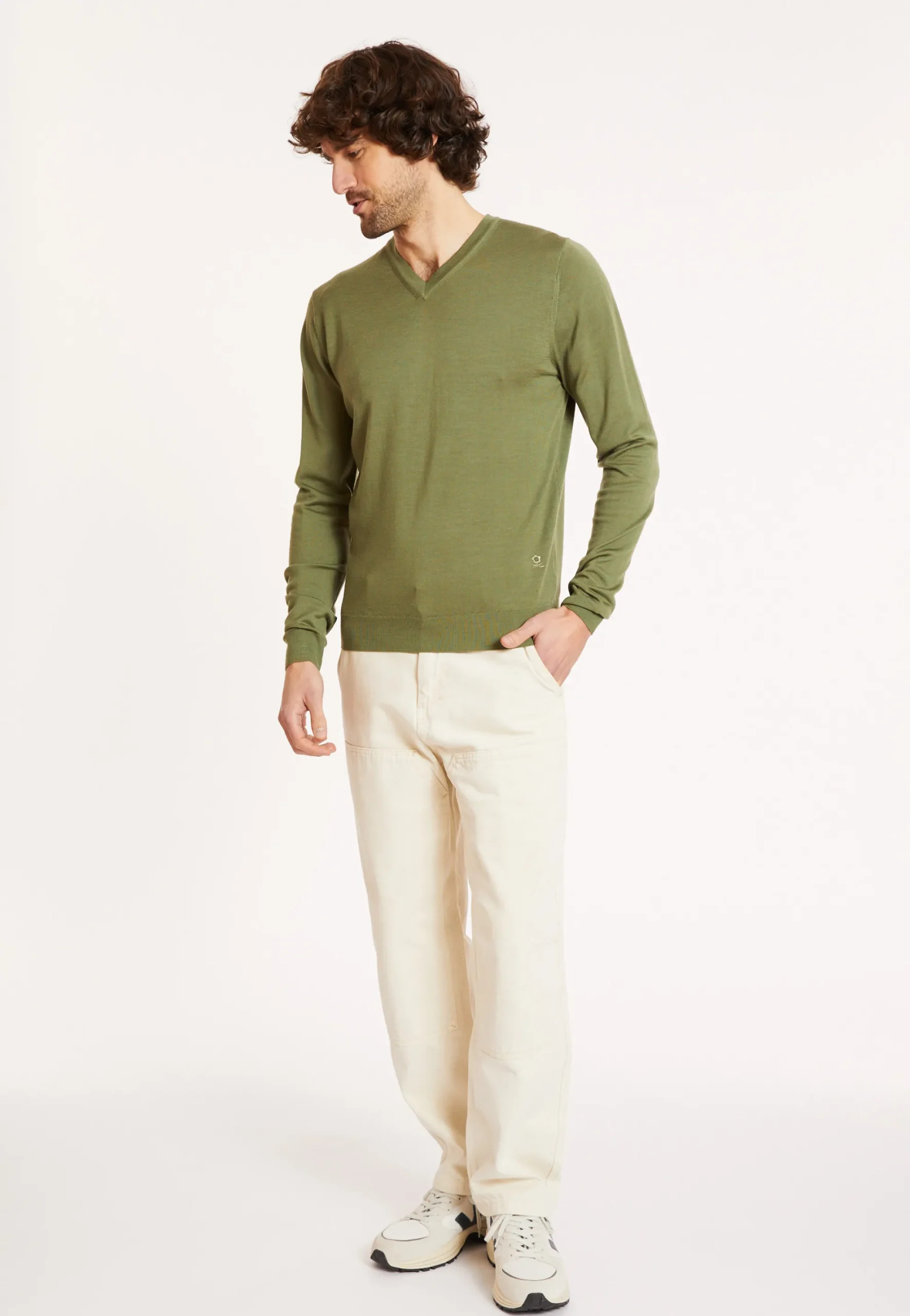 Maison Montagut Pull Col V Avec Logo En Laine Merinos - Elmo>Homme Pulls