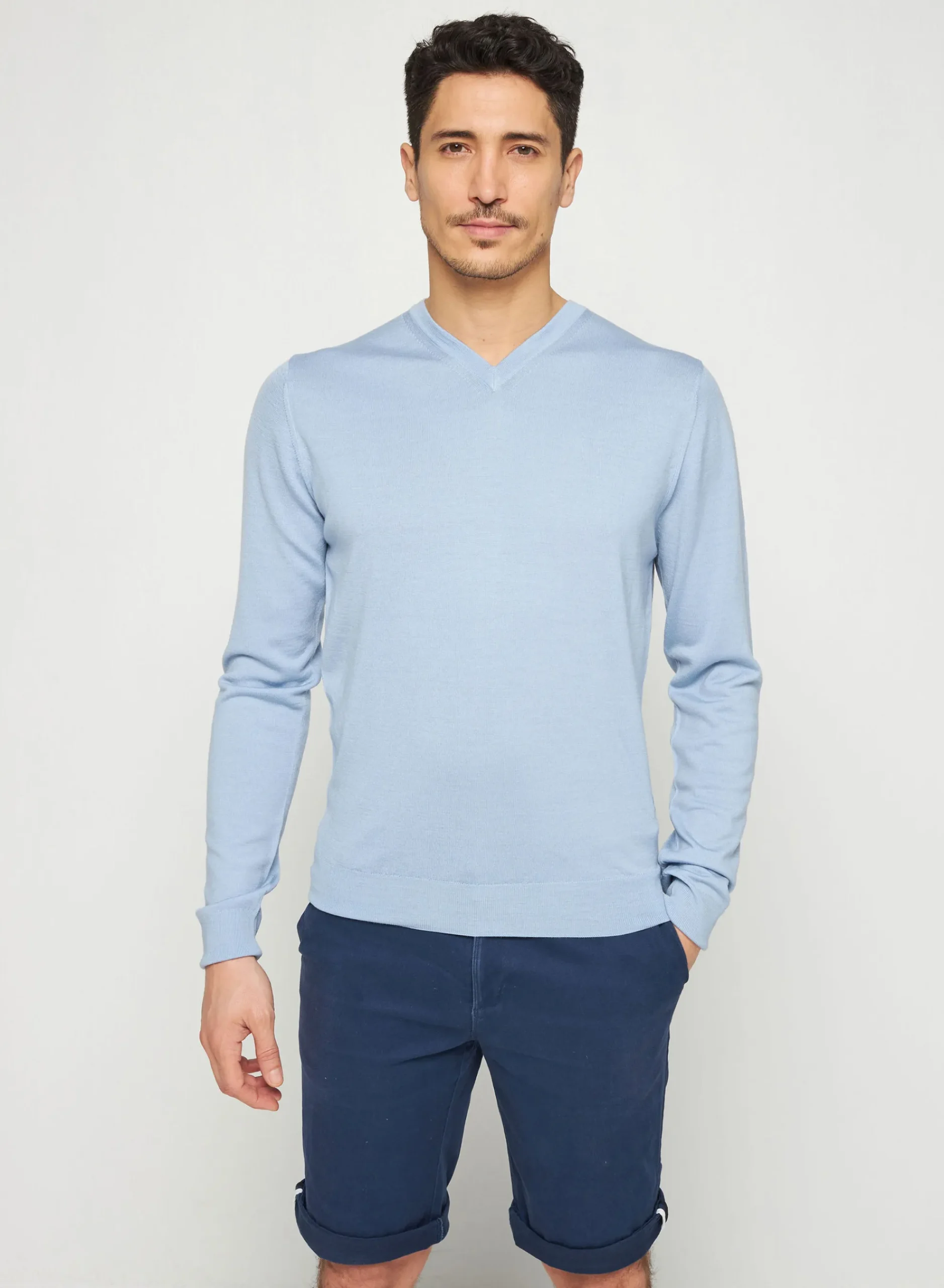 Maison Montagut Pull Col V Avec Logo En Laine Merinos - Elmo>Homme Pulls