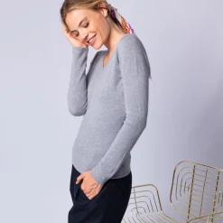 Maison Montagut Pull Col V En Cachemire Intemporel - Eniva><noscript><img width=