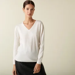 Maison Montagut Pull Col V En Laine Merinos Finitions Bord Cotes - Arya><noscript><img width=