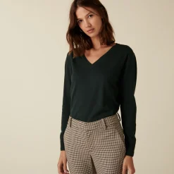 Maison Montagut Pull Col V En Laine Merinos Finitions Bord Cotes - Arya><noscript><img width=