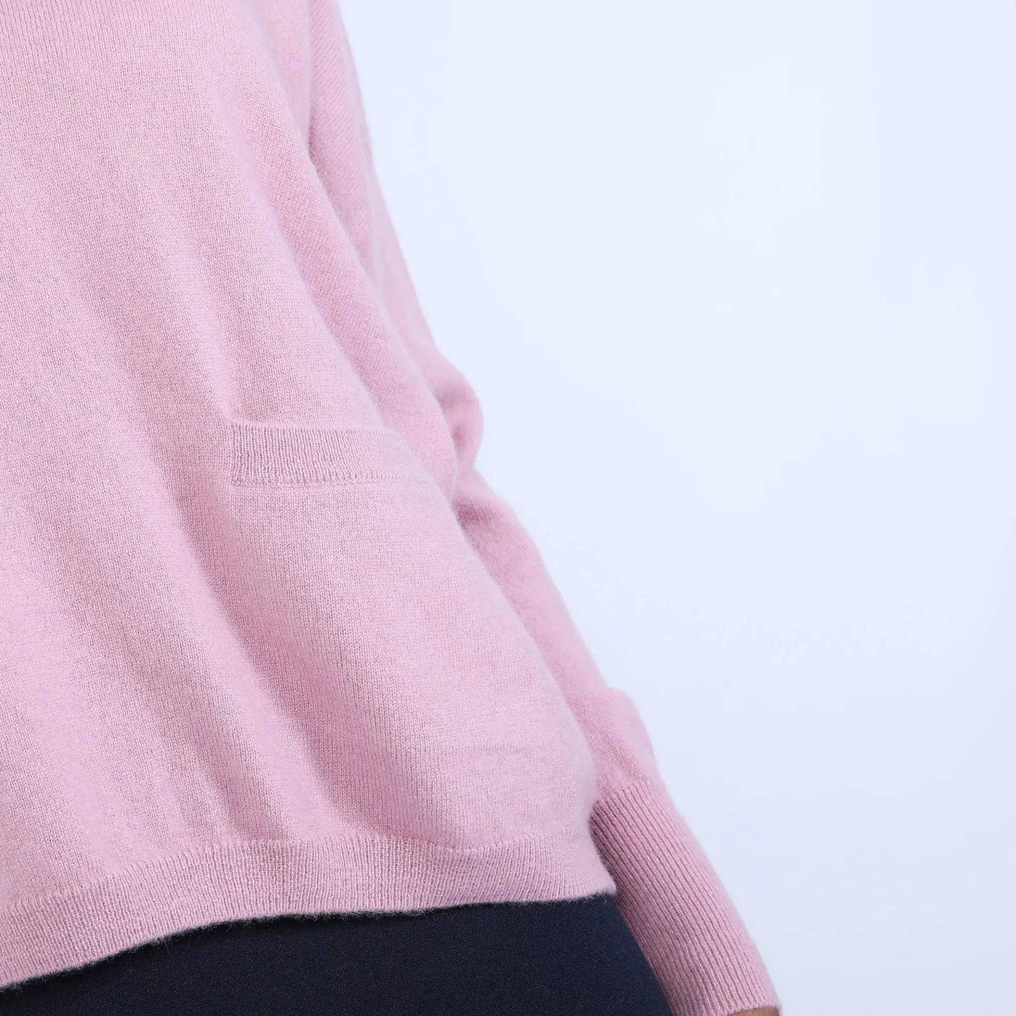 Maison Montagut Pull Court Col V En Cachemire Avec Poches - Balba>Femme Pulls