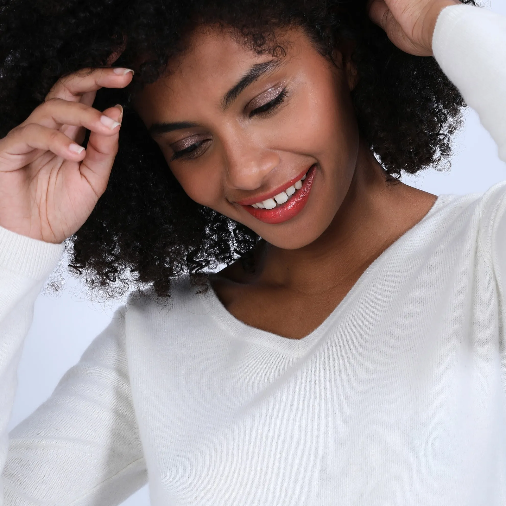 Maison Montagut Pull Court Col V En Cachemire Avec Poches - Balba>Femme Pulls