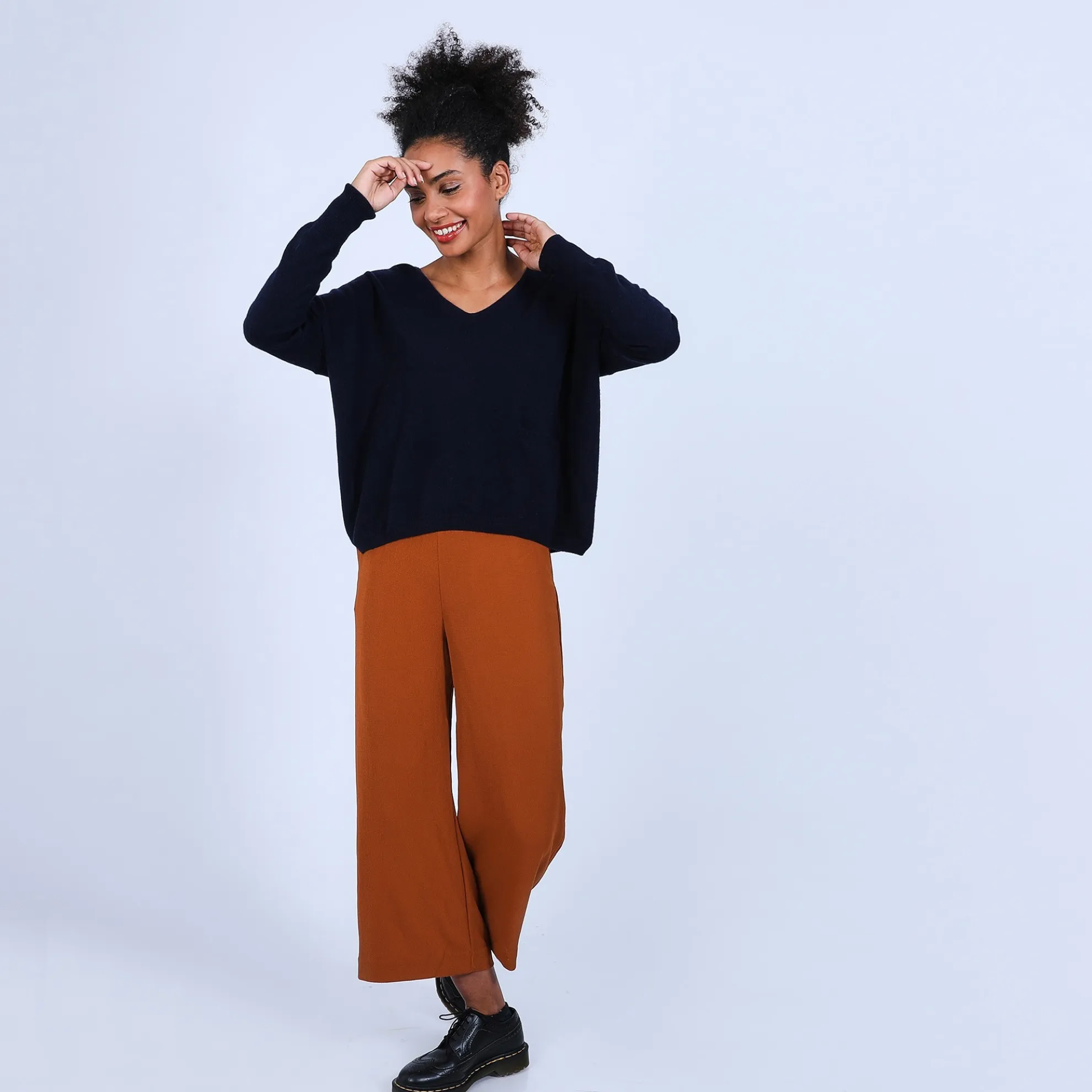Maison Montagut Pull Court Col V En Cachemire Avec Poches - Balba>Femme Pulls