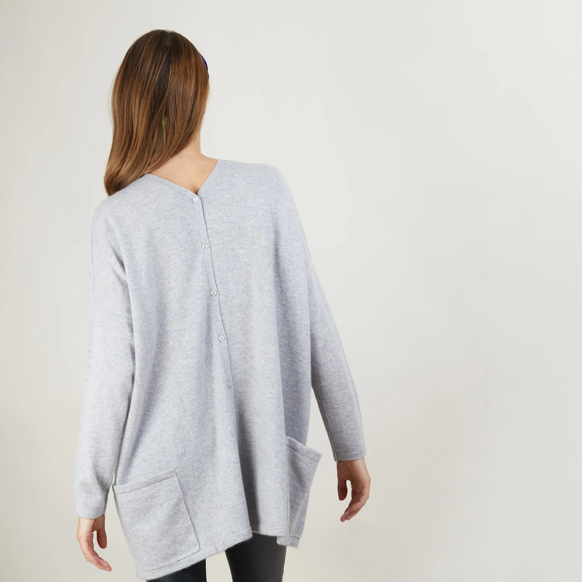Maison Montagut Pull Oversize Col V En Cachemire Boutonne Dos - Binta>Femme Pulls